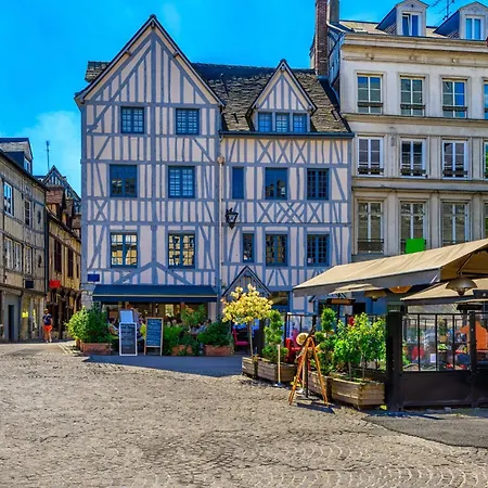 Ninon Charmante Maison De Avec Parking Rouen